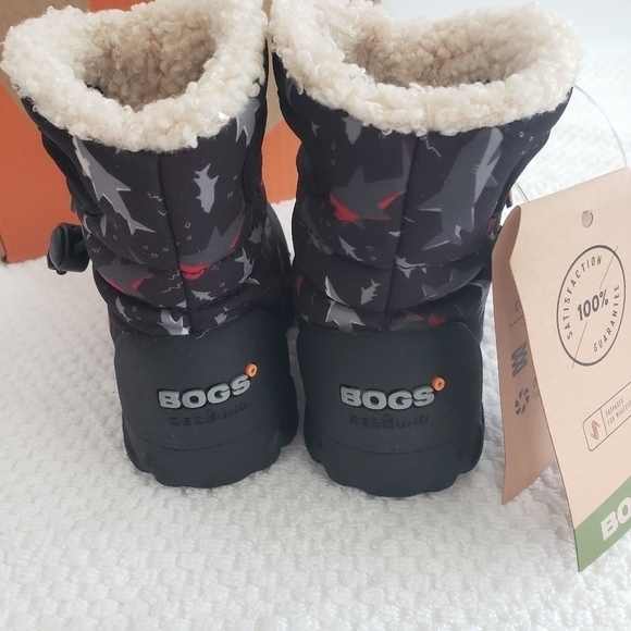 Bogs B-MOC Insulated‎ Waterproof Boot Black/ Multi Sharks Size 4 New - Picture 8 of 16